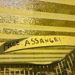 Free Assange!