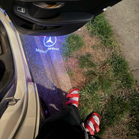 V12