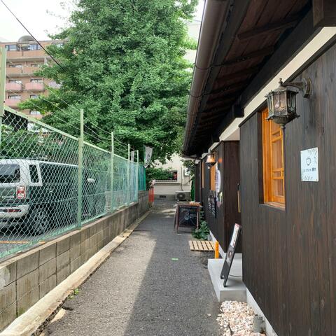 重ならない影