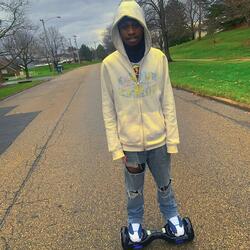 Duffle Bag Boy (feat. Bravoo Hunnidz)