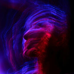 La Mirada que Disuelve el Reflejo