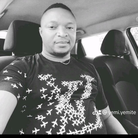 Yemite praise mood at a party