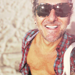 Non scrivo sulle righe e me ne frego