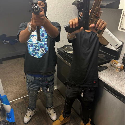 WatccFrontdoor (feat. Hundo)