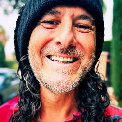 L'usignolo vola qua e là (LGBTQ+)