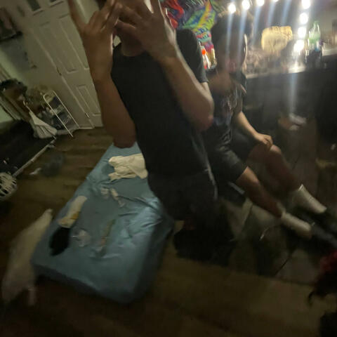 GANGSTER SHIT (feat. arejashaun)