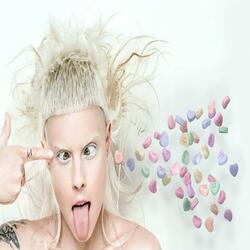 hella famous (feat. Retrocloudie)