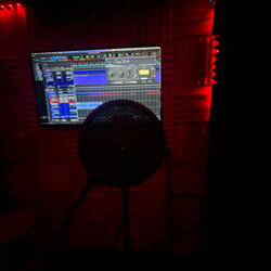 LVfreestyle (feat. Twoniinegucci)