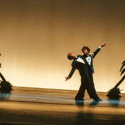 SHINE (feat. JeuneG)