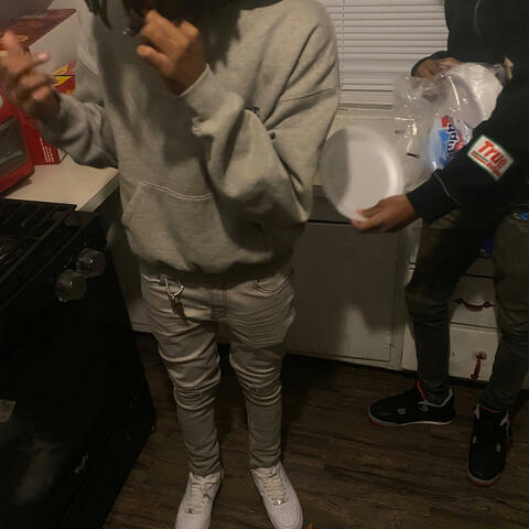 EBK (feat. 7CAM)