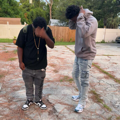 Throwing Up Bfl (feat. BflMoneyBoy)