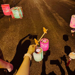 月亮圆了 我们团圆了 (中秋节)