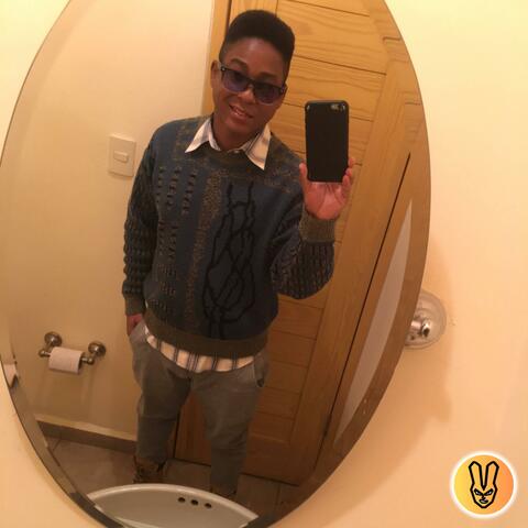 looking in the mirror like i wish i can be me