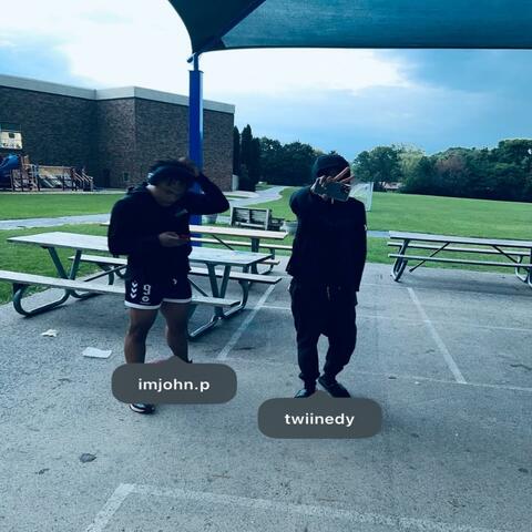 sixtwos (feat. twiinedy)