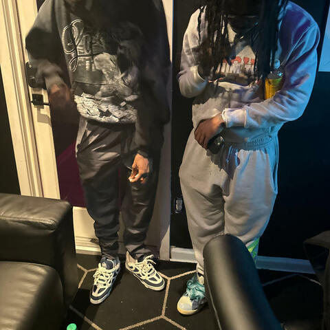snakes onna plane (feat. lulreek)
