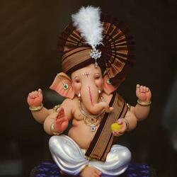 अशी चिक मोत्याची माळ