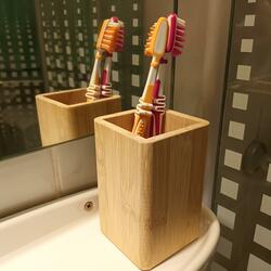 Megy mind a szemétbe