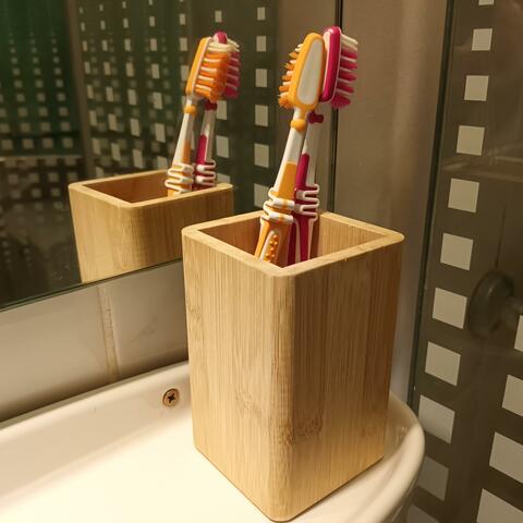 Megy mind a szemétbe