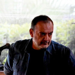 eimai aftos pou agapises