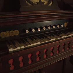 Kniv-Olle och Thure (feat. Alice Der Thorsson)