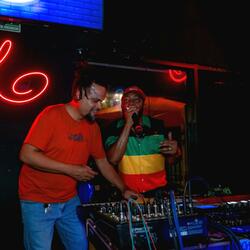 El DJ Sintetic Live Y Apache Ness Side B (Gary Rebel Remix En Vivo)