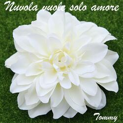 Nuvola vuole solo amore