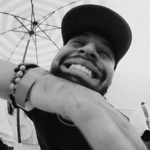 Tea Time (feat. Dizzie Locz)