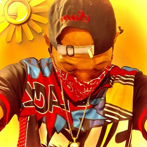 Juicie (feat. Trillbeatsz)