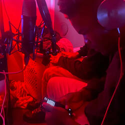 Talk my shii (feat. Li ghetto & Pesoten10)