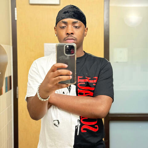 Hunnid Round Drummer