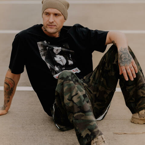 Kummitus (feat. Mari-Liis)