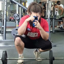 Caganu na academia piseiro pseudo-maromba Shaolin matador de porco (feat. Wantu du TK)