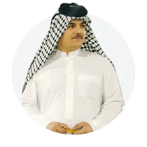 الفنان مهدي العماري ماسلم الدهر في اليمنى