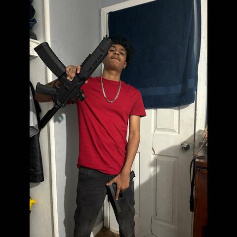 She Aint N Luv Wit Da Pape