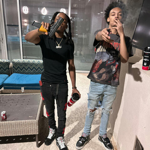 Throw up a 2 (feat. Mellpaid)