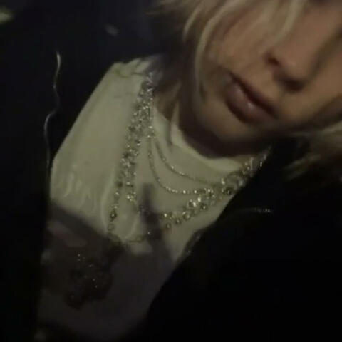 Alice in these chains