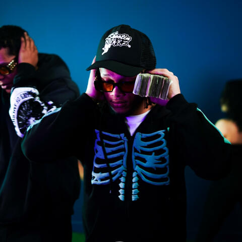 Pop Yo Shit (feat. Traxx Lou)