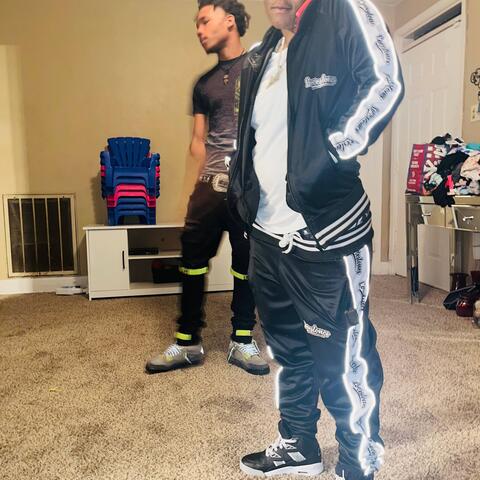 Unhealed pain (feat. RunnItUpNaNa)