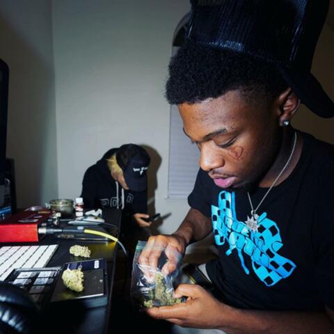 Hearing Aid (feat. Bravoo Hunnidz)