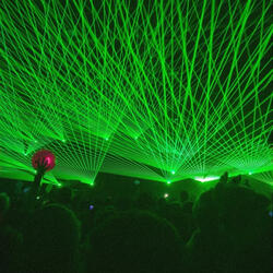 LIGHTS GO DOWN (BASS VIP)