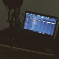 នៅខូចចិត្តទេ x Buồn Không Em