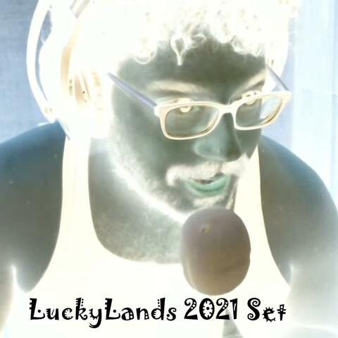 LuckyLands 2021: Papi Pench's Moonshine Set