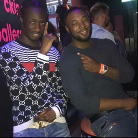 Vest on me (feat. Vy)