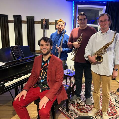 Ahlfabet Swingin' Christmas