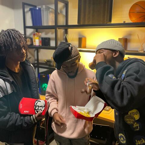 Chicken (feat. Tr3.lxgy & Nø.siac)