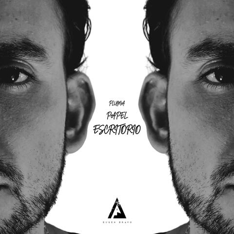 Pluma, Papel, Escritorio