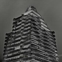 SI LO MIRAS BIEN (NO HAY SALIDA)