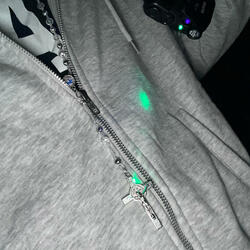 leG room (feat. whosdelow) (feat. whosdelow)