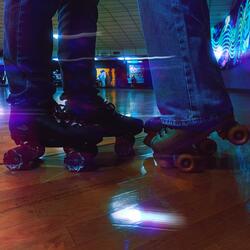 Don't Look Back (feat. Olivia Elise)