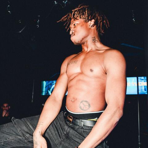 Look mom im on Tv (Pain) (feat. VVS GEM)